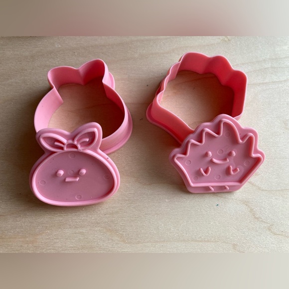 Kawaii Japanese Anime Sumikko Gurashi  Plastic Cookie cutters shapers molds - Picture 3 of 7